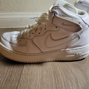 Nike Women Air Force 1 07 mid White